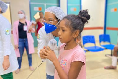 notícia: Hospital Metropolitano promove ação lúdica com karaokê para pacientes internados