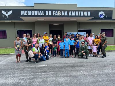 notícia: Pacientes do Hospital Oncológico Infantil visitam memorial da FAB, em Belém