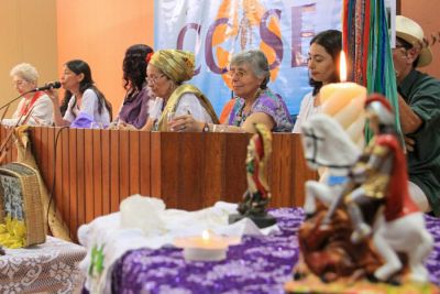 notícia: Centro de Ciências Sociais e Educação, da Uepa, abre a mostra 'Símbolos Sagrados' 