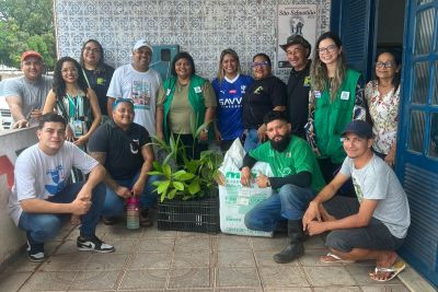 notícia: Ideflor-Bio distribui mudas para escolas públicas de três municípios do Marajó