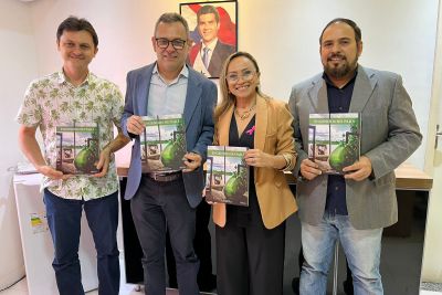 notícia: Editora da Imprensa Oficial do Estado do Pará entrega livro em parceria com o Iphan