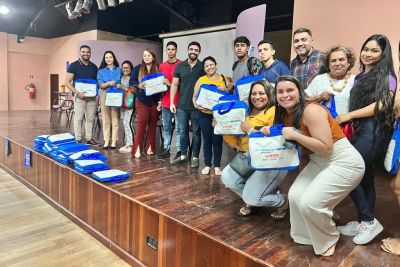 notícia: Sectet entrega kits de material escolar a cinco Escolas de Ensino Técnico em Belém