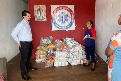 notícia: Seplad doa cerca de 3 toneladas de alimentos para instituições na capital paraense 
