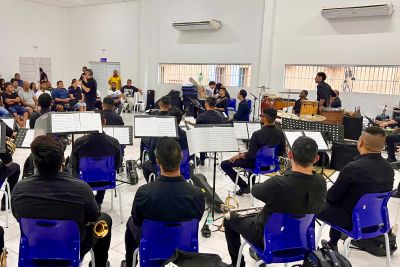 notícia: Amazônia Jazz Band inspira músicos profissionais em concerto didático em Santarém