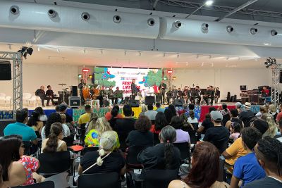 notícia: Centro de Convenções 'Sebastião Tapajós' recebe a Festa Literária de Santarém