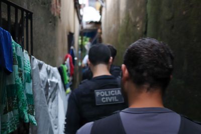 notícia: Policiais civis prendem integrante de facção foragido do Pará, em Santa Catarina