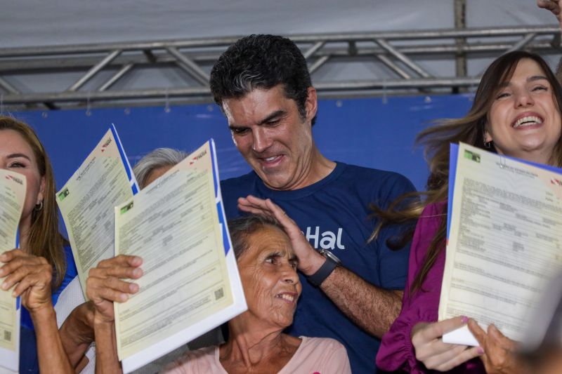 Evento GOV. HELDER BARBALHO EM  CASTANHAL - Fotos Pedro Guerreiro/ AgPará 

ARTESANATO MODELO
ENTREGA VIATURA ROSA DEAM 
ENTREGA VIATURAS PM 
TITULOS DE TERRA
SUA CASA
PRONUNCIAMENTO <div class='credito_fotos'>Foto: Pedro Guerreiro / Ag. Pará   |   <a href='/midias/2024/originais/18216_26c14efb-14c6-dd33-cfcf-b2decd14a226.jpg' download><i class='fa-solid fa-download'></i> Download</a></div>