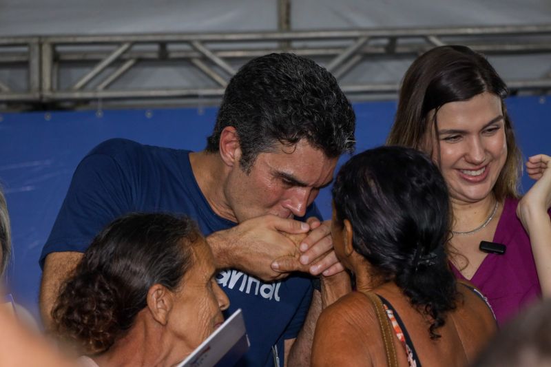 Evento GOV. HELDER BARBALHO EM  CASTANHAL - Fotos Pedro Guerreiro/ AgPará 

ARTESANATO MODELO
ENTREGA VIATURA ROSA DEAM 
ENTREGA VIATURAS PM 
TITULOS DE TERRA
SUA CASA
PRONUNCIAMENTO <div class='credito_fotos'>Foto: Pedro Guerreiro / Ag. Pará   |   <a href='/midias/2024/originais/18216_4dc5a15f-d28b-265f-7175-b048f9b82e86.jpg' download><i class='fa-solid fa-download'></i> Download</a></div>