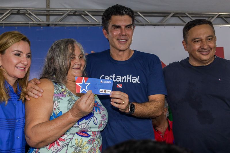 Evento GOV. HELDER BARBALHO EM  CASTANHAL - Fotos Pedro Guerreiro/ AgPará 

ARTESANATO MODELO
ENTREGA VIATURA ROSA DEAM 
ENTREGA VIATURAS PM 
TITULOS DE TERRA
SUA CASA
PRONUNCIAMENTO <div class='credito_fotos'>Foto: Pedro Guerreiro / Ag. Pará   |   <a href='/midias/2024/originais/18216_80062c95-5634-8bd2-fa62-696aff1a35e1.jpg' download><i class='fa-solid fa-download'></i> Download</a></div>