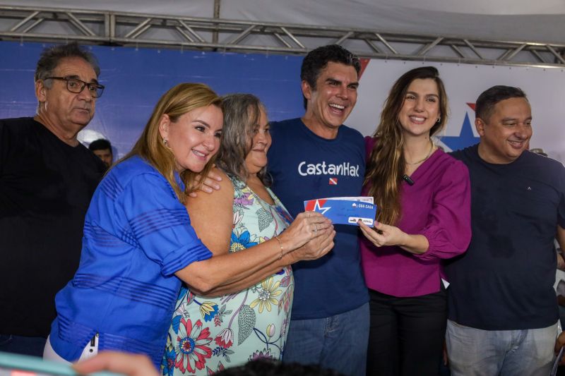 Evento GOV. HELDER BARBALHO EM  CASTANHAL - Fotos Pedro Guerreiro/ AgPará 

ARTESANATO MODELO
ENTREGA VIATURA ROSA DEAM 
ENTREGA VIATURAS PM 
TITULOS DE TERRA
SUA CASA
PRONUNCIAMENTO <div class='credito_fotos'>Foto: Pedro Guerreiro / Ag. Pará   |   <a href='/midias/2024/originais/18216_bd5ee231-8b5b-060c-4766-254a106d5da6.jpg' download><i class='fa-solid fa-download'></i> Download</a></div>