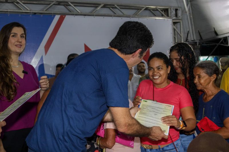 Evento GOV. HELDER BARBALHO EM  CASTANHAL - Fotos Pedro Guerreiro/ AgPará 

ARTESANATO MODELO
ENTREGA VIATURA ROSA DEAM 
ENTREGA VIATURAS PM 
TITULOS DE TERRA
SUA CASA
PRONUNCIAMENTO <div class='credito_fotos'>Foto: Pedro Guerreiro / Ag. Pará   |   <a href='/midias/2024/originais/18216_e6b25543-99d6-76c4-7d45-bae7d3bb0886.jpg' download><i class='fa-solid fa-download'></i> Download</a></div>