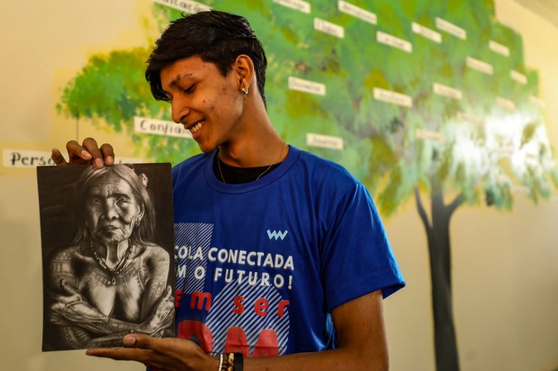 Jonathan Sousa - estudante e desenhista <div class='credito_fotos'>Foto: Bruno Cecim / Ag.Pará   |   <a href='/midias/2024/originais/18219_47c7b111-9843-0b47-2025-ab2e02b98d85.jpg' download><i class='fa-solid fa-download'></i> Download</a></div>