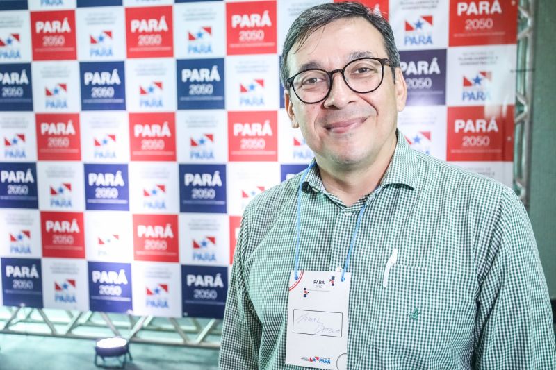 Wanderclay Nascimento, diretor  Saneamento Ambiental da Secretaria das Cidades e Integração Regional (SECIR) <div class='credito_fotos'>Foto: Bruno Cecim / Ag.Pará   |   <a href='/midias/2024/originais/18406_ceef8c09-fd05-f1a8-c1e9-34afb8b8e974.jpg' download><i class='fa-solid fa-download'></i> Download</a></div>