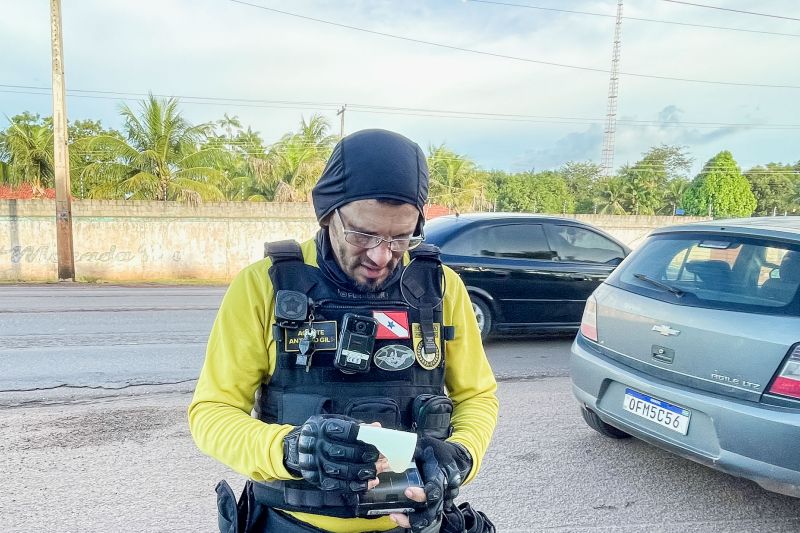 Agente de Fiscalização Gilberto <div class='credito_fotos'>Foto: Rosivaldo Almeida / Agência Pará   |   <a href='/midias/2024/originais/18432_4d8fbce6-f82b-bb27-f36a-5335aa16233e.jpg' download><i class='fa-solid fa-download'></i> Download</a></div>