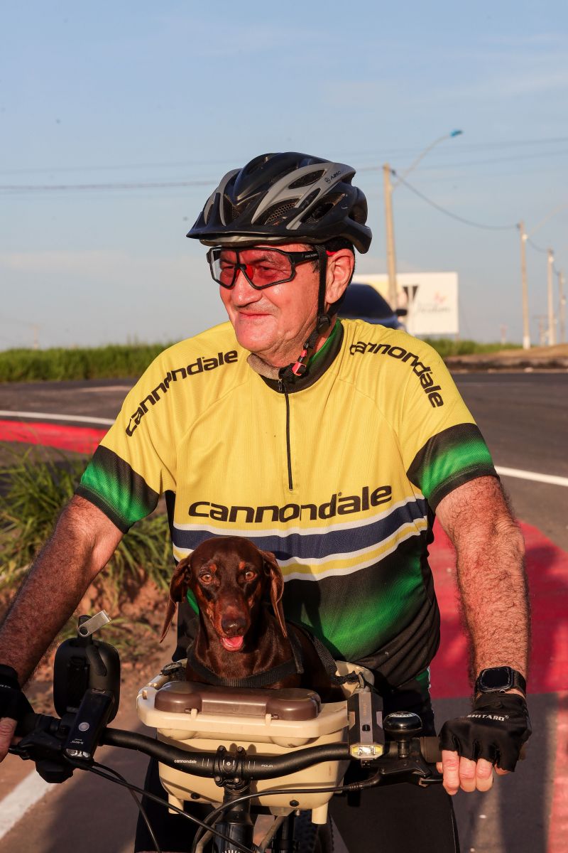 Jocélio carneiro- ciclista <div class='credito_fotos'>Foto: Marco Santos / Ag. Pará   |   <a href='/midias/2024/originais/18590_252884ef-4dfe-9941-fe88-3b5ef1caa990.jpg' download><i class='fa-solid fa-download'></i> Download</a></div>