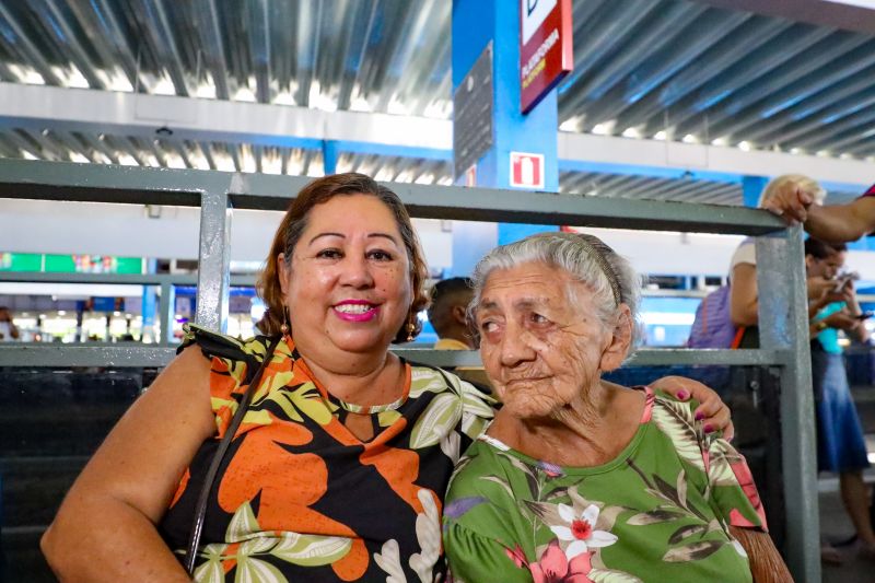 Durcilene Santos - autônoma e Raimunda Souza - 95 anos <div class='credito_fotos'>Foto: Marcelo Lelis / Ag. Pará   |   <a href='/midias/2024/originais/18630_5640d8de-1718-dde9-e897-a5d84b7fa7d9.jpg' download><i class='fa-solid fa-download'></i> Download</a></div>