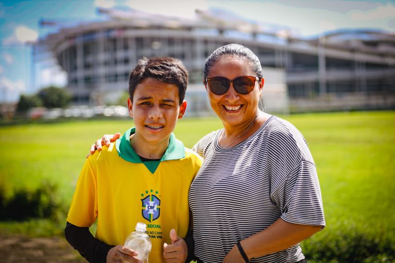 Danilce Rodrigues, dona de casa e mãe do Madiel, aluno com TDH. <div class='credito_fotos'>Foto: Pedro Guerreiro / Ag. Pará   |   <a href='/midias/2024/originais/18685_1008a8d8-8aea-ad4c-f666-517fb329f7f3.jpg' download><i class='fa-solid fa-download'></i> Download</a></div>