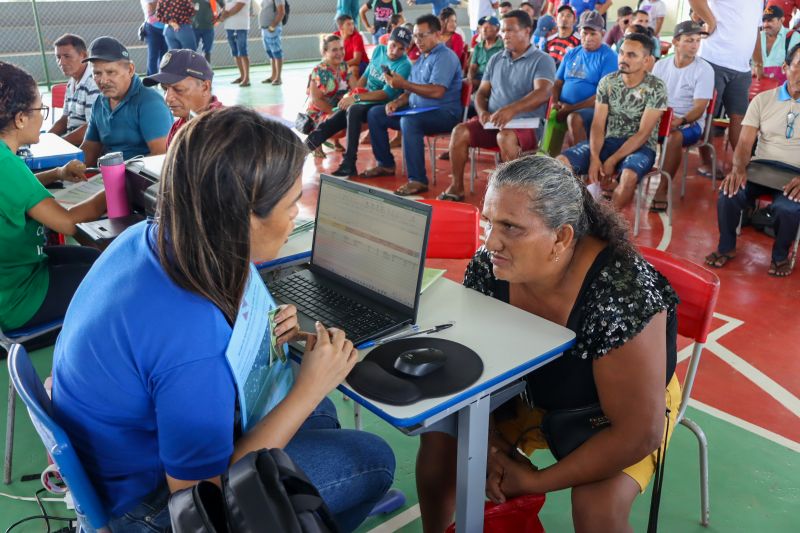 MOJU - Mutirão Regulariza Pará / FOTOS: Antonio Darwich/Ascom-Semas

Semas faz Mutirão do Regulariza Pará em comunidades de Moju
 <div class='credito_fotos'>Foto: ASCOM / SEMAS   |   <a href='/midias/2024/originais/18746_293f8f84-0dfa-f18a-97e4-b12fa549aae2.jpg' download><i class='fa-solid fa-download'></i> Download</a></div>