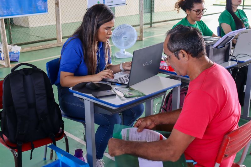 MOJU - Mutirão Regulariza Pará / FOTOS: Antonio Darwich/Ascom-Semas

Semas faz Mutirão do Regulariza Pará em comunidades de Moju
 <div class='credito_fotos'>Foto: ASCOM / SEMAS   |   <a href='/midias/2024/originais/18746_34efd57b-2859-5821-8448-cc8bd8cb0016.jpg' download><i class='fa-solid fa-download'></i> Download</a></div>