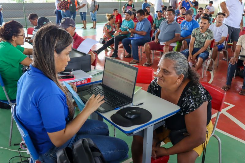 MOJU - Mutirão Regulariza Pará / FOTOS: Antonio Darwich/Ascom-Semas

Semas faz Mutirão do Regulariza Pará em comunidades de Moju
 <div class='credito_fotos'>Foto: ASCOM / SEMAS   |   <a href='/midias/2024/originais/18746_64b3c013-124c-94b3-6152-ac69c5a4ff92.jpg' download><i class='fa-solid fa-download'></i> Download</a></div>