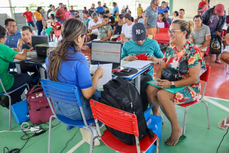 MOJU - Mutirão Regulariza Pará / FOTOS: Antonio Darwich/Ascom-Semas

Semas faz Mutirão do Regulariza Pará em comunidades de Moju
 <div class='credito_fotos'>Foto: ASCOM / SEMAS   |   <a href='/midias/2024/originais/18746_720d9da7-7f8a-249b-c1d5-2f4fba1cce28.jpg' download><i class='fa-solid fa-download'></i> Download</a></div>