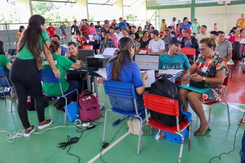 MOJU - Mutirão Regulariza Pará / FOTOS: Antonio Darwich/Ascom-Semas

Semas faz Mutirão do Regulariza Pará em comunidades de Moju
 <div class='credito_fotos'>Foto: ASCOM / SEMAS   |   <a href='/midias/2024/originais/18746_d90b56d7-3ca9-58b1-0ecb-1963e9d23b72.jpg' download><i class='fa-solid fa-download'></i> Download</a></div>