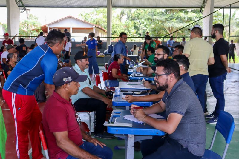 MOJU - Mutirão Regulariza Pará / FOTOS: Antonio Darwich/Ascom-Semas

Semas faz Mutirão do Regulariza Pará em comunidades de Moju
 <div class='credito_fotos'>Foto: ASCOM / SEMAS   |   <a href='/midias/2024/originais/18746_f3c95480-2669-a7bc-ca6c-e2f889658640.jpg' download><i class='fa-solid fa-download'></i> Download</a></div>