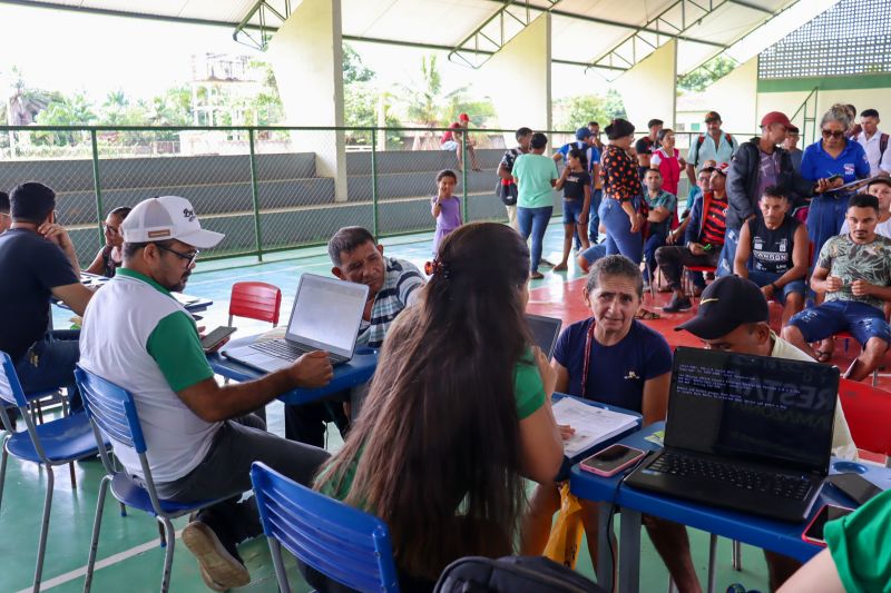 MOJU - Mutirão Regulariza Pará / FOTOS: Antonio Darwich/Ascom-Semas

Semas faz Mutirão do Regulariza Pará em comunidades de Moju
 <div class='credito_fotos'>Foto: ASCOM / SEMAS   |   <a href='/midias/2024/originais/18746_fa6d4c64-a889-5341-d971-f52a37a56ad6.jpg' download><i class='fa-solid fa-download'></i> Download</a></div>