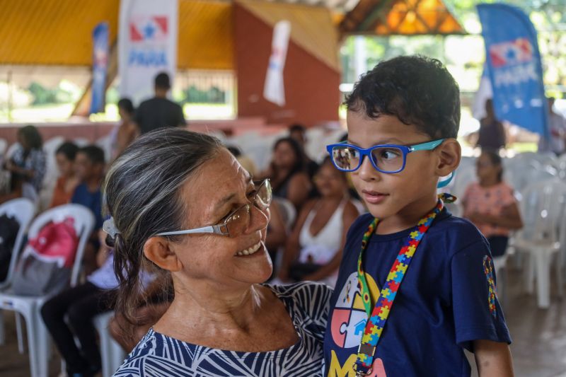 Salete Aparecida,  dona de casa e seu neto Vitor Daniel. <div class='credito_fotos'>Foto: Bruno Cecim / Ag.Pará   |   <a href='/midias/2024/originais/18827_6f687b1c-236e-fd1d-4647-aa618cf890fa.jpg' download><i class='fa-solid fa-download'></i> Download</a></div>