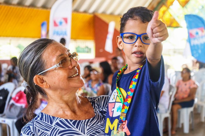 Salete Aparecida,  dona de casa e seu neto Vitor Daniel. <div class='credito_fotos'>Foto: Bruno Cecim / Ag.Pará   |   <a href='/midias/2024/originais/18827_ea095c73-f272-0470-3e62-347b3aa71117.jpg' download><i class='fa-solid fa-download'></i> Download</a></div>