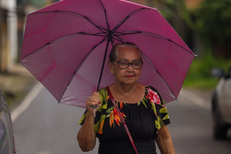 Beatriz Silva - aposentada - Rua Curuça - 71 anos - quase 50 anos mora em Marituba <div class='credito_fotos'>Foto: Bruno Cecim / Ag.Pará   |   <a href='/midias/2024/originais/19987_d5c1a591-7d79-85b4-2e0c-e2264c5cf71b.jpg' download><i class='fa-solid fa-download'></i> Download</a></div>