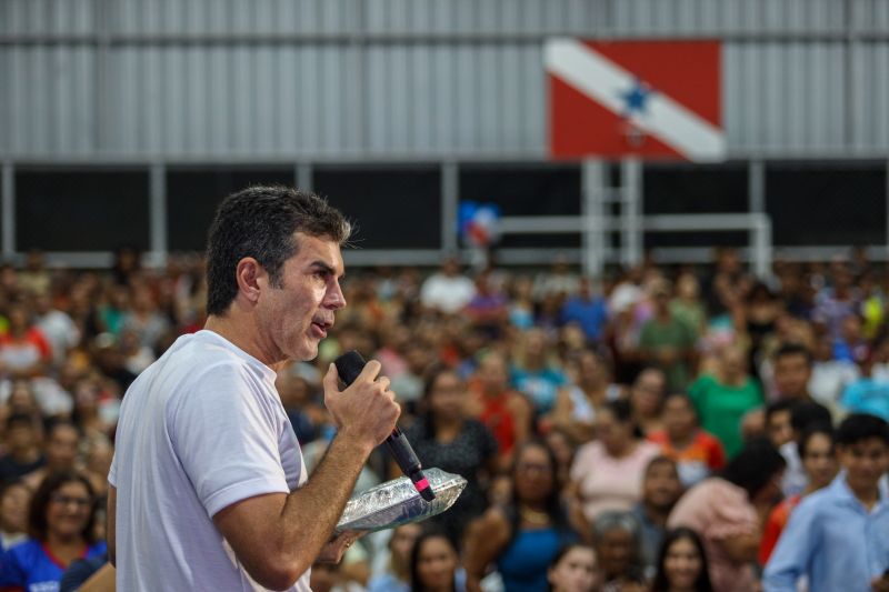 Agenda Gov PEIXE BOI - Fotos Pedro Guerreiro

PopulaÃ§Ã£o de Peixe-Boi comemora a entrega de nova escola Jonathas Pontes Athias <div class='credito_fotos'>Foto: Pedro Guerreiro / Ag. Pará   |   <a href='/midias/2024/originais/20066_22793552-7bbf-dc78-a51d-34b0445e6912.jpg' download><i class='fa-solid fa-download'></i> Download</a></div>