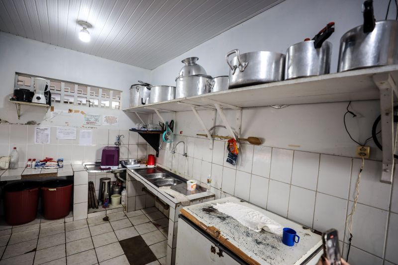 Local onde será construída a nova Escola Paulino de Brito • Centro Especializado de Atendimento a Meninas e Mulheres Marajoaras <div class='credito_fotos'>Foto: Marcelo Lelis / Ag. Pará   |   <a href='/midias/2024/originais/20113_55c6fc5c-d728-4794-87e1-78b483d2f369.jpg' download><i class='fa-solid fa-download'></i> Download</a></div>