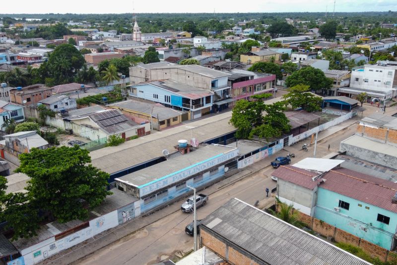 Local onde será construída a nova Escola Paulino de Brito • Centro Especializado de Atendimento a Meninas e Mulheres Marajoaras <div class='credito_fotos'>Foto: Marcelo Souza /Ag.Pará   |   <a href='/midias/2024/originais/20113_9d4c47e9-a142-6393-71dc-a79a8541855f.jpg' download><i class='fa-solid fa-download'></i> Download</a></div>