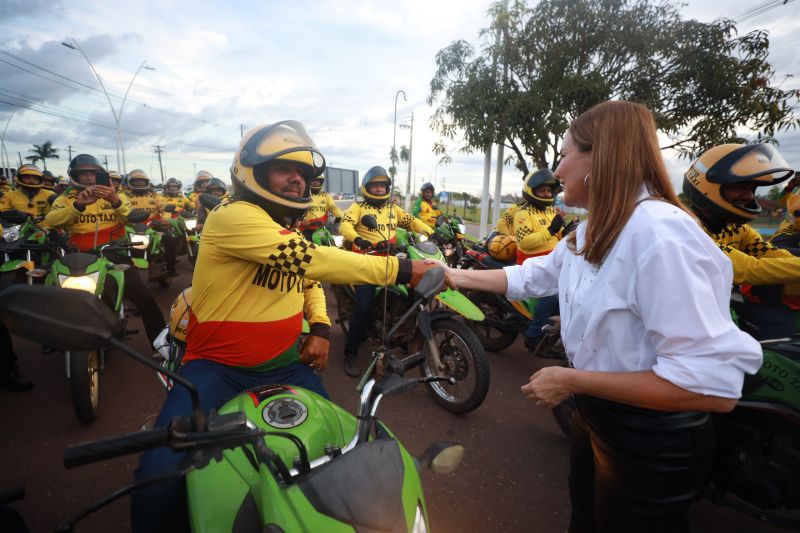 inauguração complexo esportivo 
Barcarena
Fotos:Bruno cruz/ Ag Pará 
 <div class='credito_fotos'>Foto: Bruno Cruz / Agência Pará   |   <a href='/midias/2024/originais/20146_1c70bf85-c23c-1719-24bd-fac70157945c.jpg' download><i class='fa-solid fa-download'></i> Download</a></div>