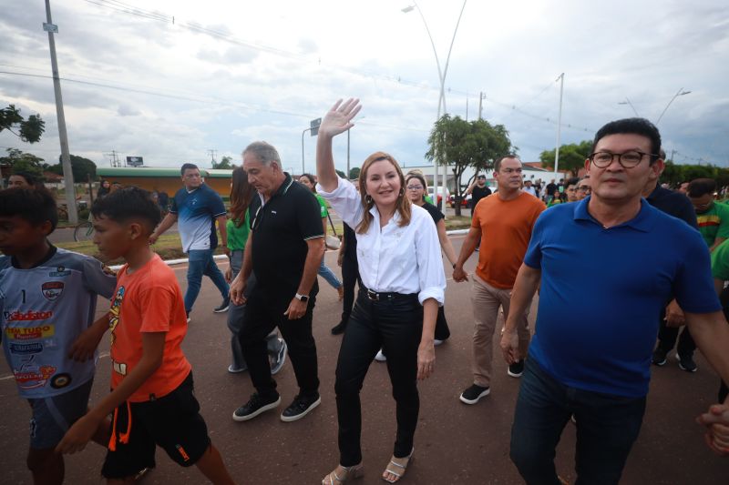 inauguração complexo esportivo 
Barcarena
Fotos:Bruno cruz/ Ag Pará 
 <div class='credito_fotos'>Foto: Bruno Cruz / Agência Pará   |   <a href='/midias/2024/originais/20146_5b8f9cae-339d-faff-7122-a745e40b1361.jpg' download><i class='fa-solid fa-download'></i> Download</a></div>