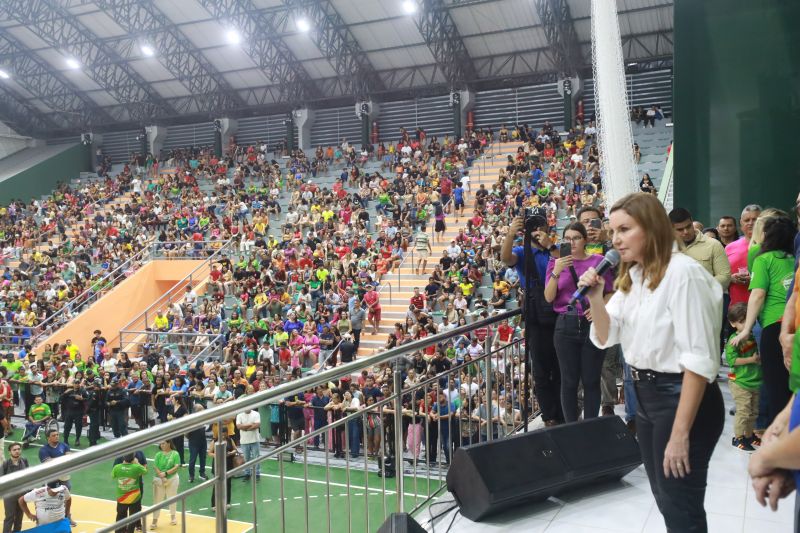 inauguração complexo esportivo 
Barcarena
Fotos:Bruno cruz/ Ag Pará 
 <div class='credito_fotos'>Foto: Bruno Cruz / Agência Pará   |   <a href='/midias/2024/originais/20146_5f860202-5714-8bbc-e9ab-f3121734538b.jpg' download><i class='fa-solid fa-download'></i> Download</a></div>