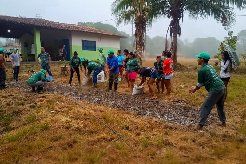 Matéria - Formação de agentes agroflorestais avança na Terra Indígena Alto Rio Guamá com foco em sustentabilidade

Fotos: DGBio/IDEFLOR-Bio/Divulgação


 <div class='credito_fotos'>Foto: ASCOM / IDEFLOR-BIO   |   <a href='/midias/2024/originais/20801_d02a34f0-e515-5444-1f33-392f9458fdbd.jpg' download><i class='fa-solid fa-download'></i> Download</a></div>