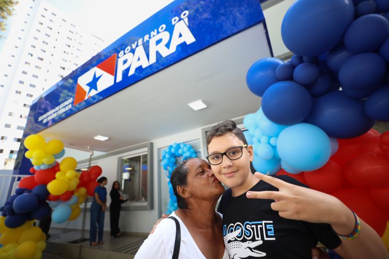 Nilza Lima e o neto Fernando Reneé <div class='credito_fotos'>Foto: Marcelo Lelis / Ag. Pará   |   <a href='/midias/2024/originais/20884_3d9fdc2a-a780-d3cf-422e-5b5d444e211c.jpg' download><i class='fa-solid fa-download'></i> Download</a></div>