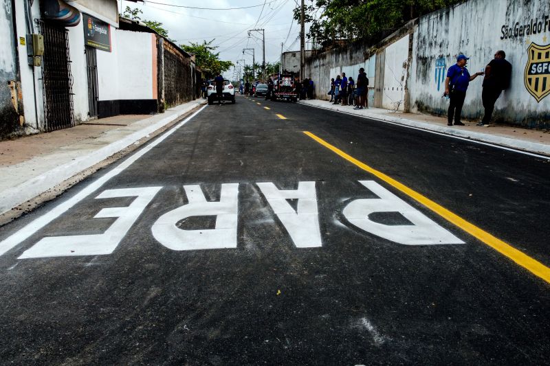 Travessa São Geraldo, Tapanã.
 Inauguração das obras do programa asfalto por todo o Pará <div class='credito_fotos'>Foto: Augusto Miranda / Ag. Pará   |   <a href='/midias/2024/originais/21140_821b0787-857d-b0dc-62ee-638425b37307.jpg' download><i class='fa-solid fa-download'></i> Download</a></div>