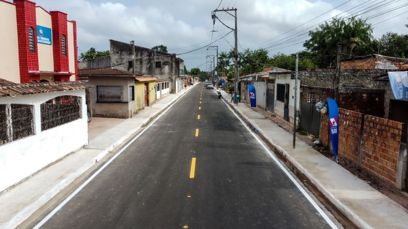 Travessa São Geraldo, Tapanã.
 Inauguração das obras do programa asfalto por todo o Pará <div class='credito_fotos'>Foto: Augusto Miranda / Ag. Pará   |   <a href='/midias/2024/originais/21140_a840bc02-e2cf-59cf-538e-d419c6d10399.jpg' download><i class='fa-solid fa-download'></i> Download</a></div>