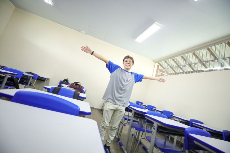 Gustavo Barros - 16 - 2° ano 
6 anos na escola <div class='credito_fotos'>Foto: Marcelo Lelis / Ag. Pará   |   <a href='/midias/2024/originais/21176_f8f39696-7e0f-8553-f3f7-29b614c02dc6.jpg' download><i class='fa-solid fa-download'></i> Download</a></div>