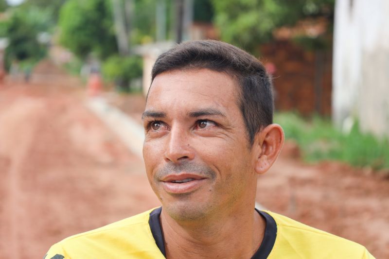 Luis Carlos, mototaxista <div class='credito_fotos'>Foto: Bruno Cecim / Ag.Pará   |   <a href='/midias/2024/originais/22419_b9cbd827-25f1-a2ee-aaf9-3767268193d7.jpg' download><i class='fa-solid fa-download'></i> Download</a></div>