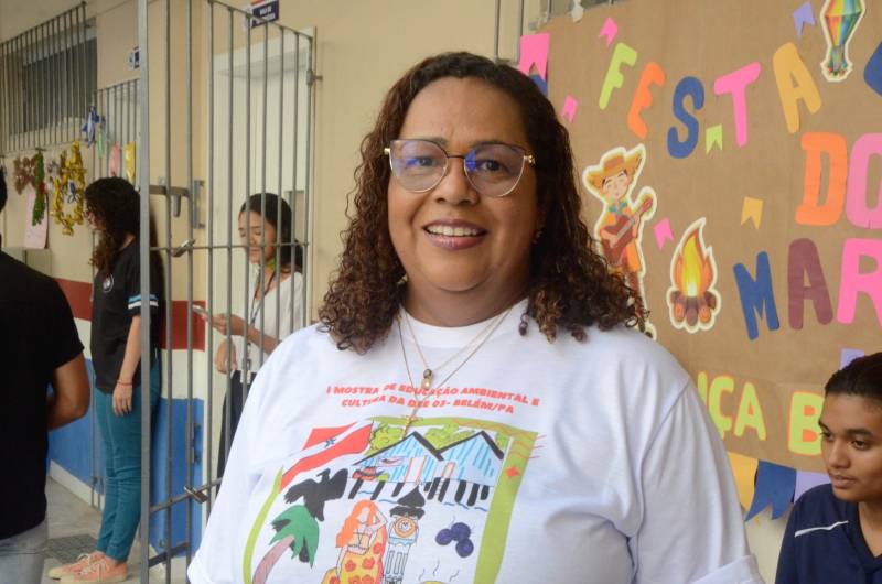 Rosa Eli Vitor, diretora da escola