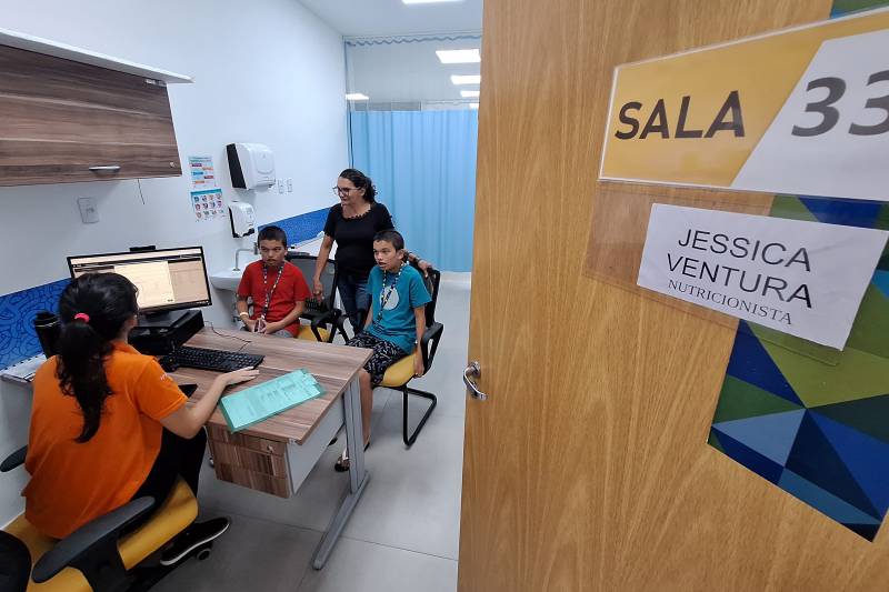 Os irmãos Rômulo e Rodrigo realizam acompanhamento no CIIR para a prevenção ao diagnóstico.