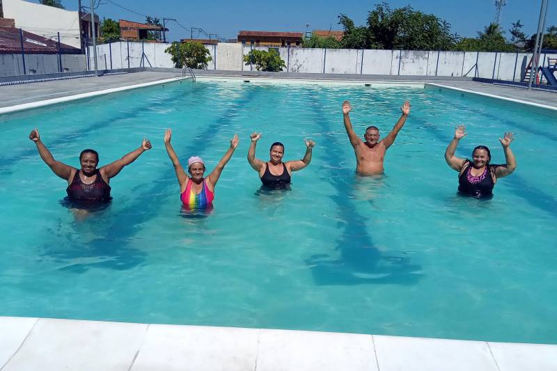 Atividades esportivas na piscina da Usina da Paz Cabanagem