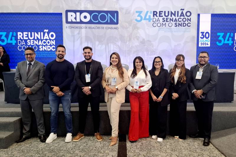 Gareza Moraes (roupa clara, no centro da foto), diretora do Procon Pará, participa da Reunião da Senacon