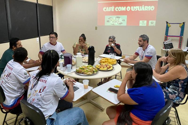 Café com usuários da unidade hospitalar