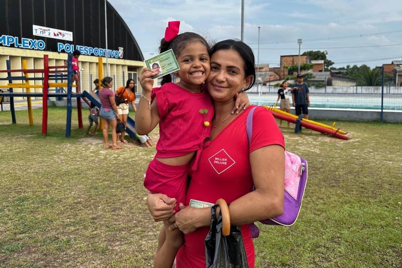 Janaína da Silva e a filha Hillary