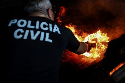 notícia: Polícia Civil incinera mais de 3 toneladas de drogas apreendidas na Operação 'Guardião do Norte'